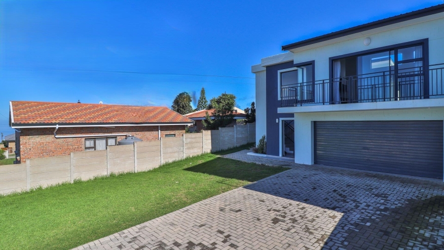 3 Bedroom Property for Sale in Dana Bay Western Cape